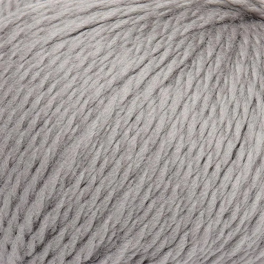 100% Highland Wool Yarn - Sourced Directly from Peru - Heavenly Soft and Perfect for Knitting and Crocheting (Worsted, Ash Gray)