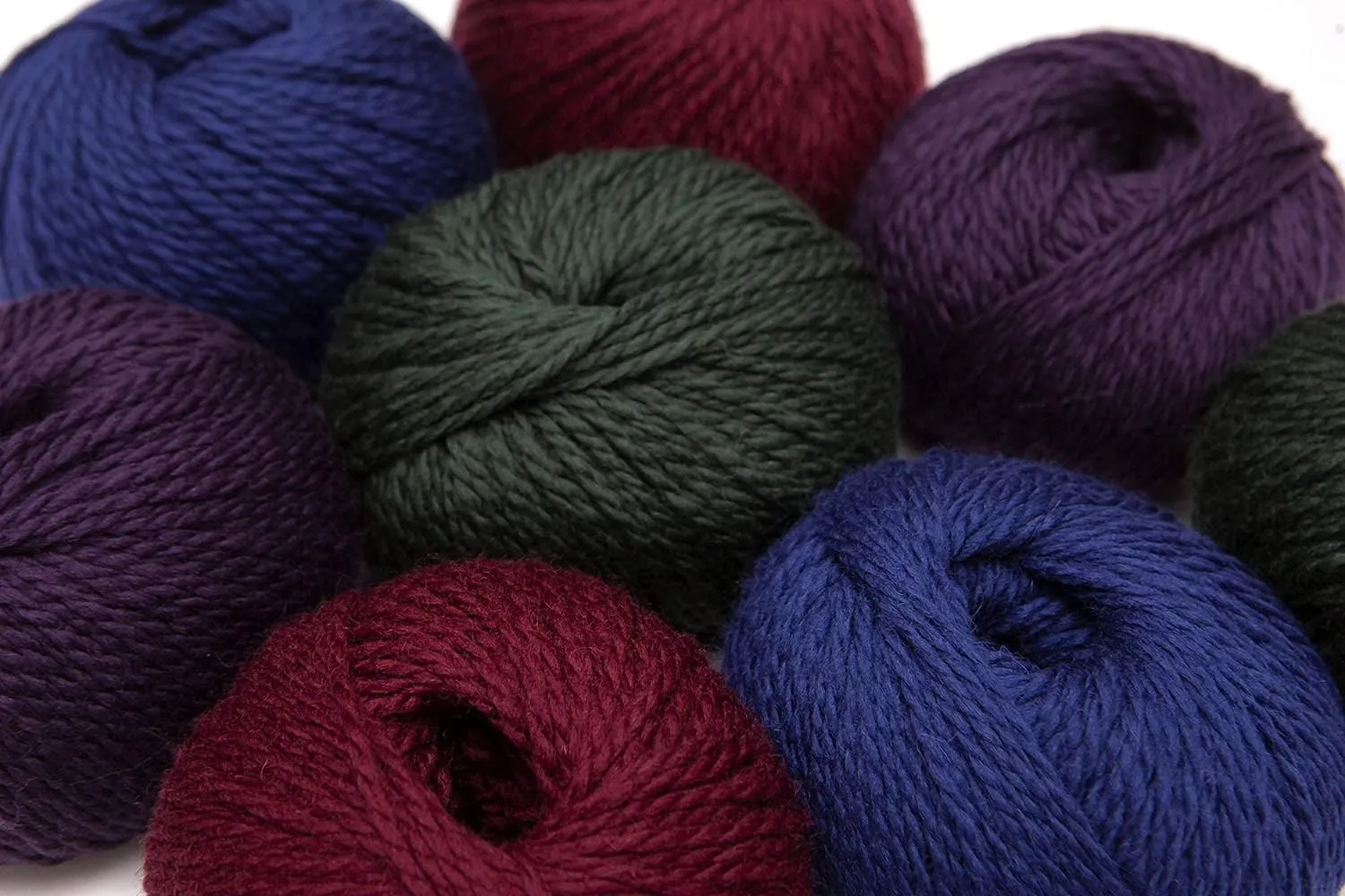100% Highland Wool Yarn - Sourced Directly from Peru - Heavenly Soft and Perfect for Knitting and Crocheting (Worsted, Ash Gray)