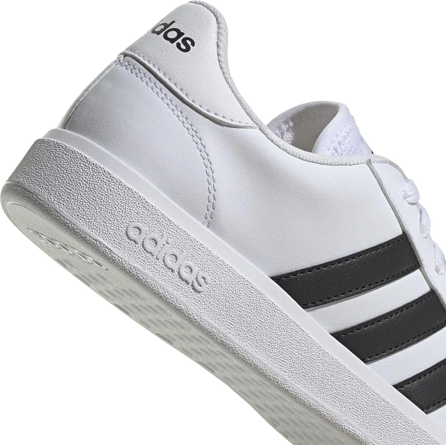 adidas Women's Qt Racer 3.0 Sneaker