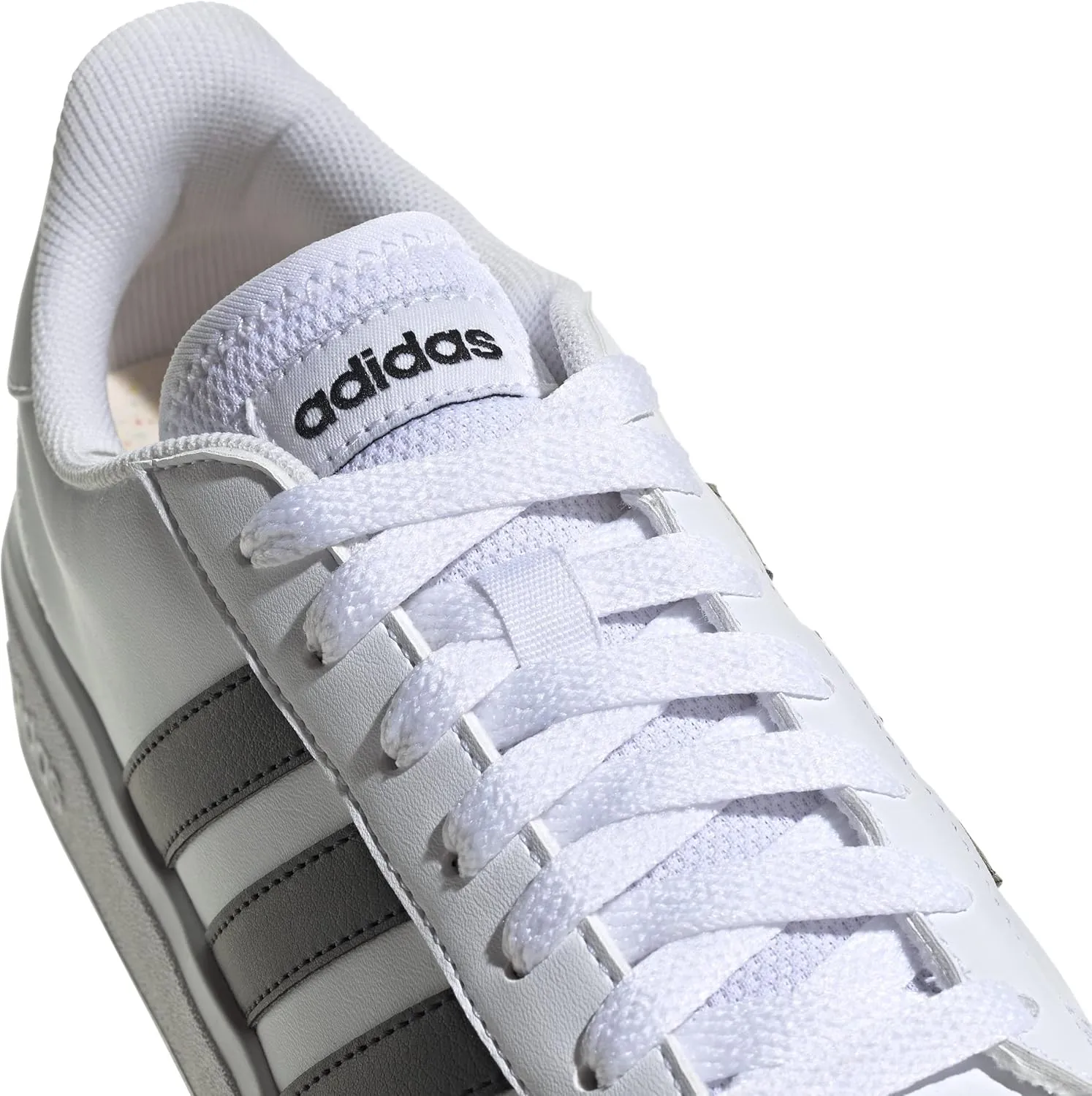 adidas Women's Qt Racer 3.0 Sneaker
