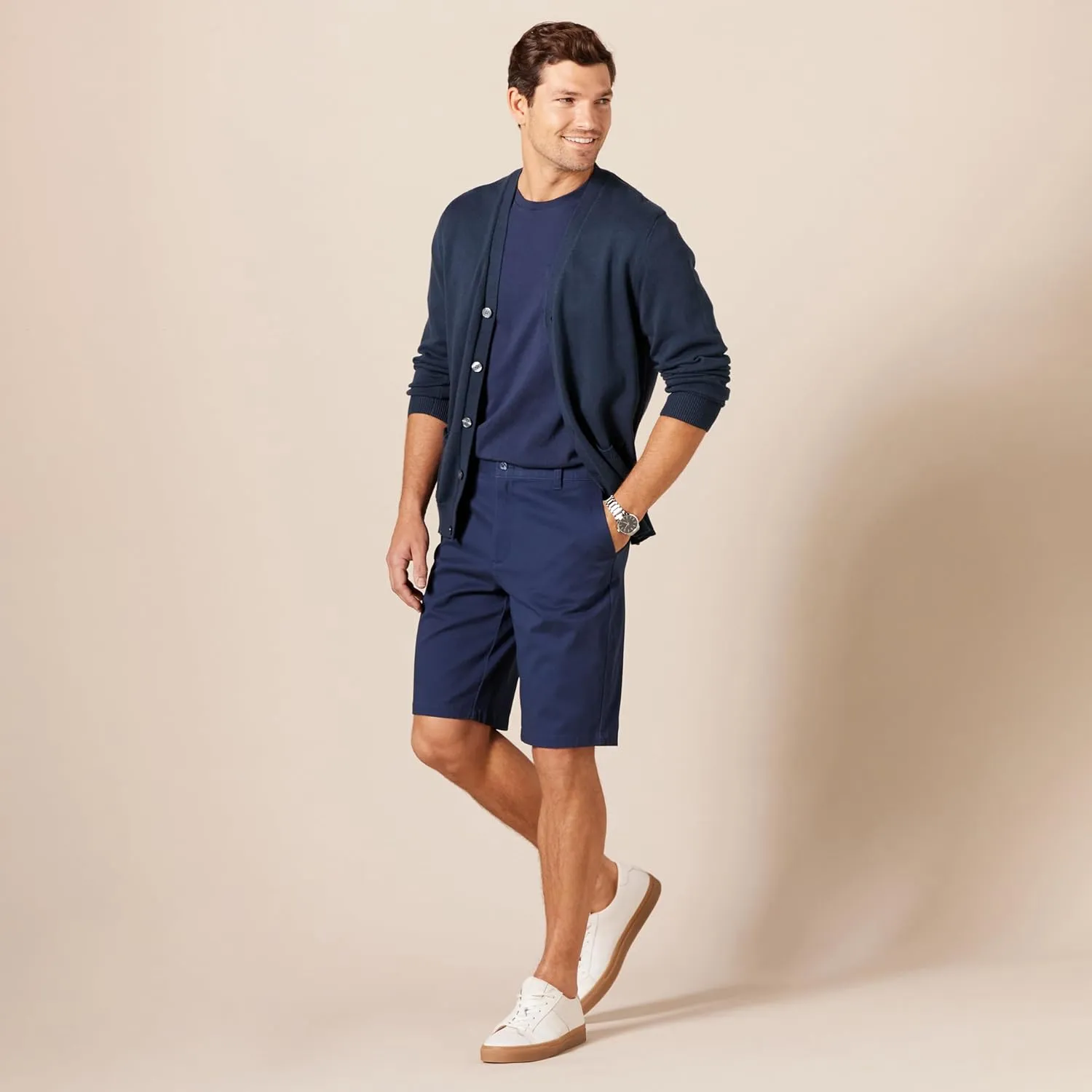 Amazon Essentials Men's Slim-Fit 11" Flat-Front Comfort Stretch Chino Short