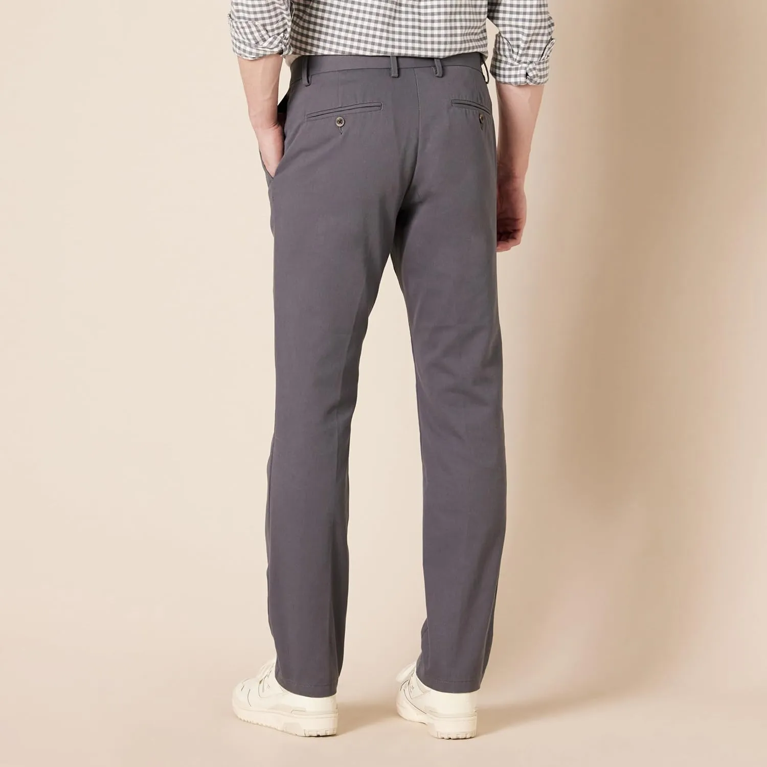 Amazon Essentials Men's Slim-Fit Wrinkle-Resistant Flat-Front Chino Pant