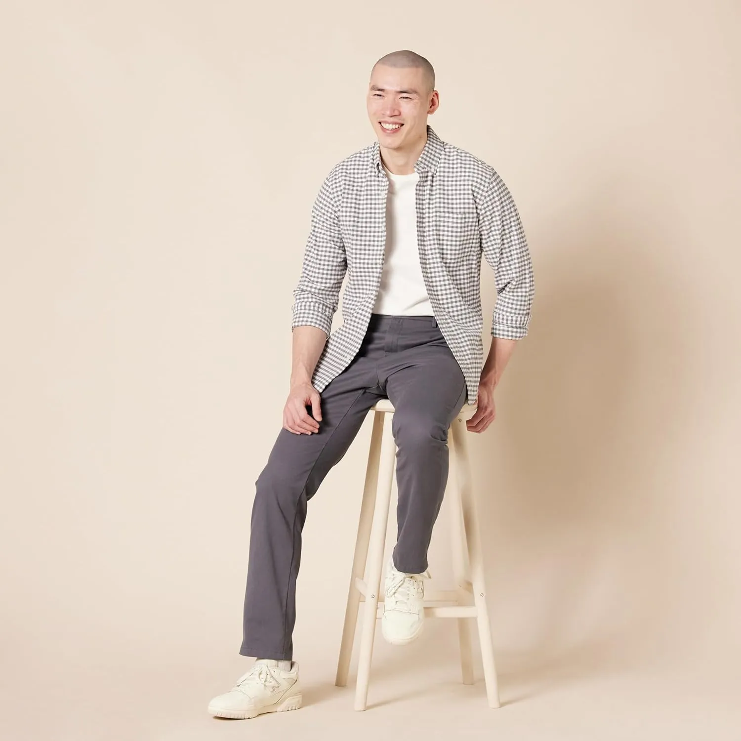 Amazon Essentials Men's Slim-Fit Wrinkle-Resistant Flat-Front Chino Pant