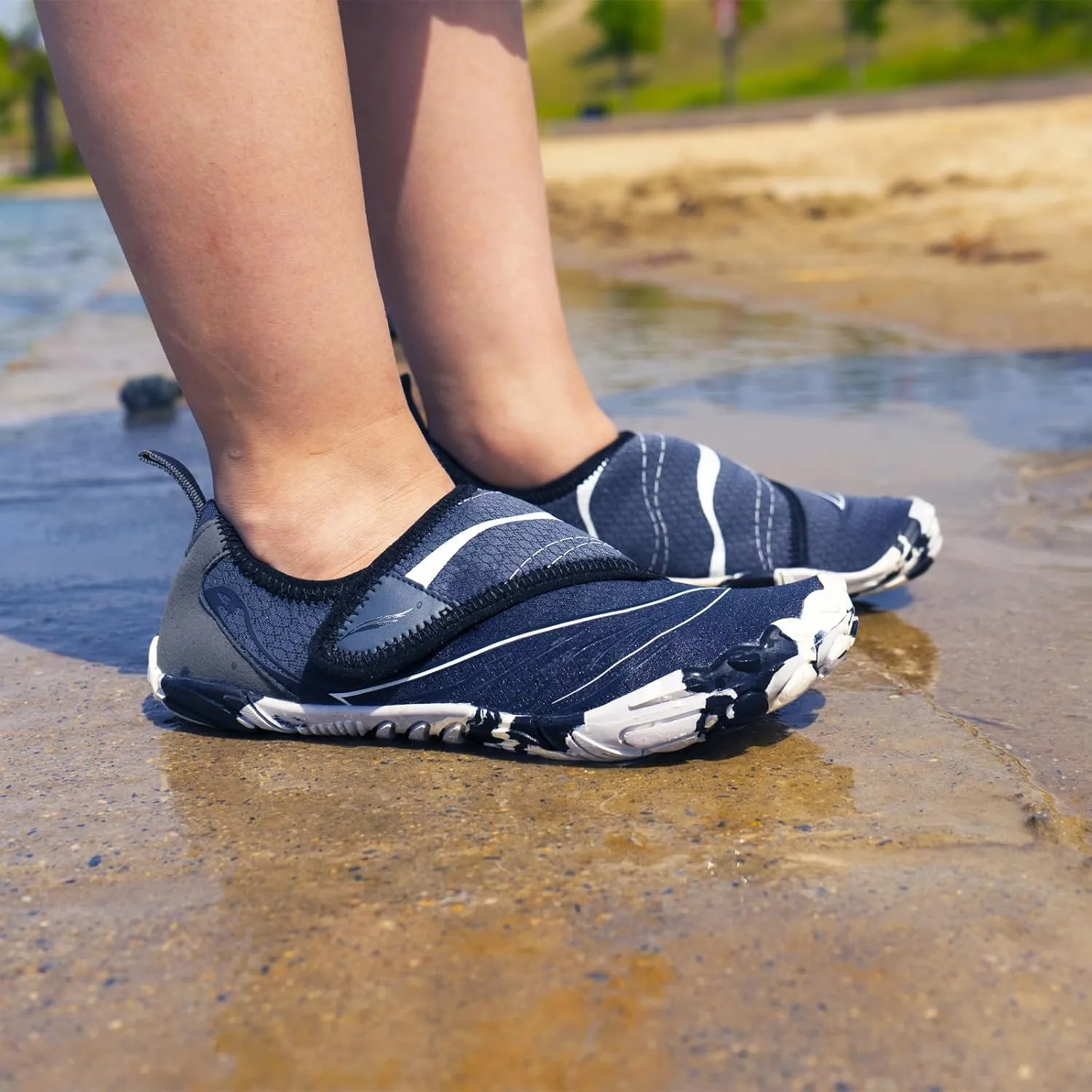 AoSiFu Water Shoes for Kids Boys Girls Aqua Socks Barefoot Beach Sports Swim Pool Quick Dry Lightweight (Little Kid/Big Kid)
