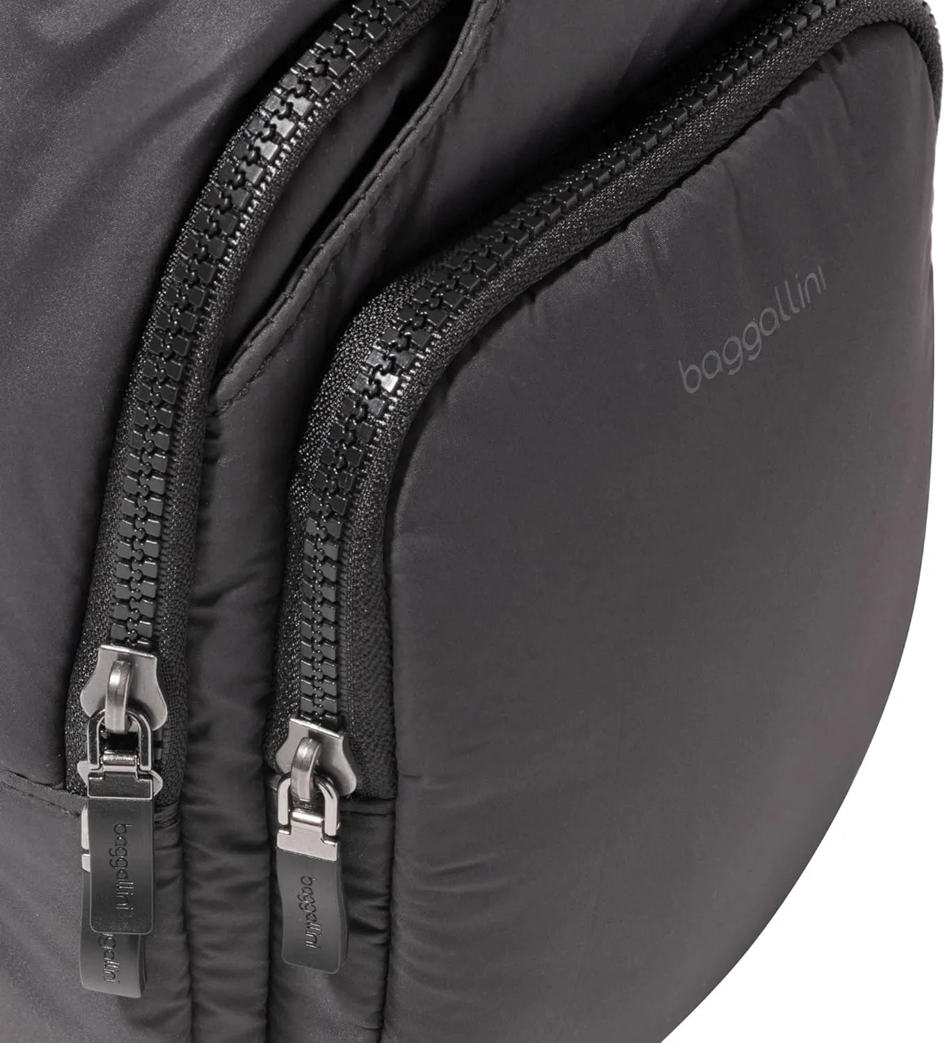 Baggallini Central Park Sling