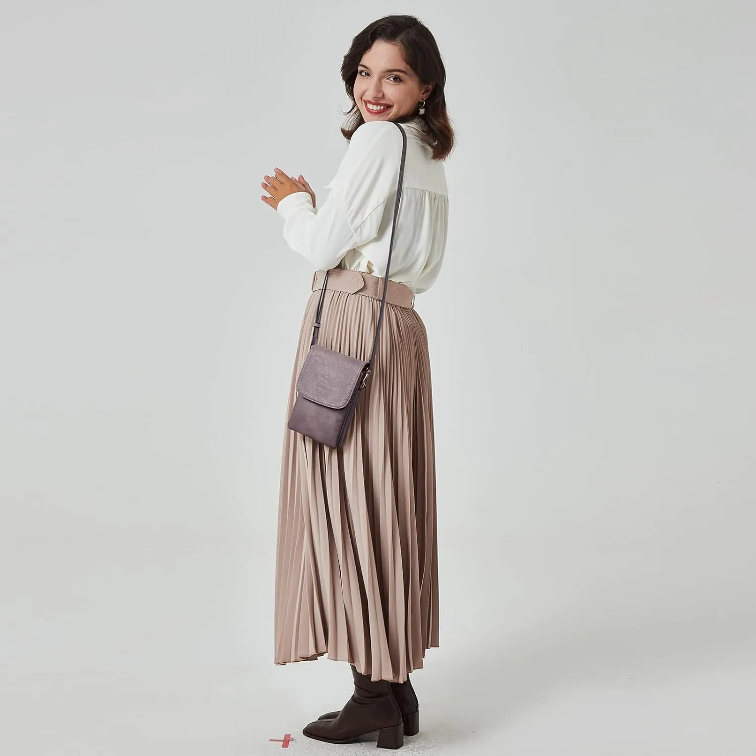 BOSTANTEN Vegan Leather Small Crossbody Bags for Women Designer Cell Phone Bag Wallet Purses Adjustable Strap