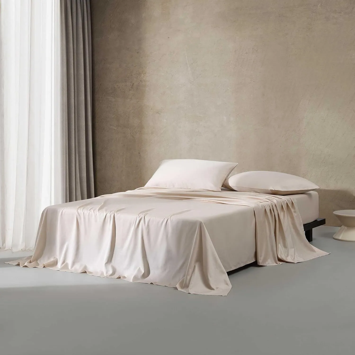 Calvin Klein - Queen Bed Sheets, Cotton Sateen Bedding Set with Soft Sheen, Deep Pocket Sheet Set (Pearl Edge Naked Pink, Queen)