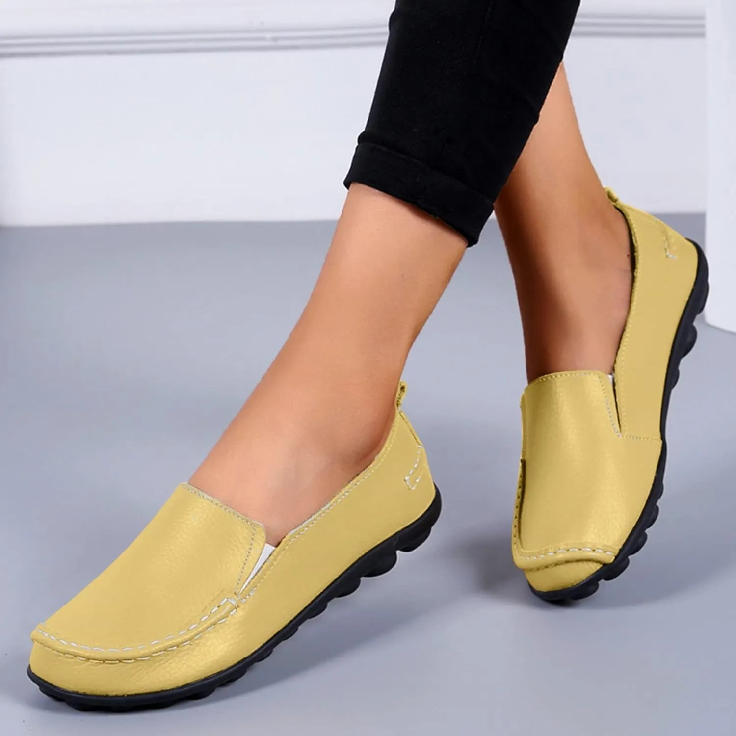 Casual Loafers for Women Classic Comfortable Fashion Walking Shoes for Ladies Slip-on Business Lightweight Work Flat Wide Width Outdoor Sandals for Women Dressy 2025