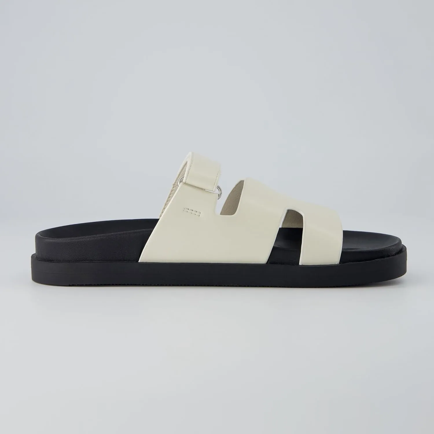 CUSHIONAIRE Women's Estate Footbed Sandal With  Comfort
