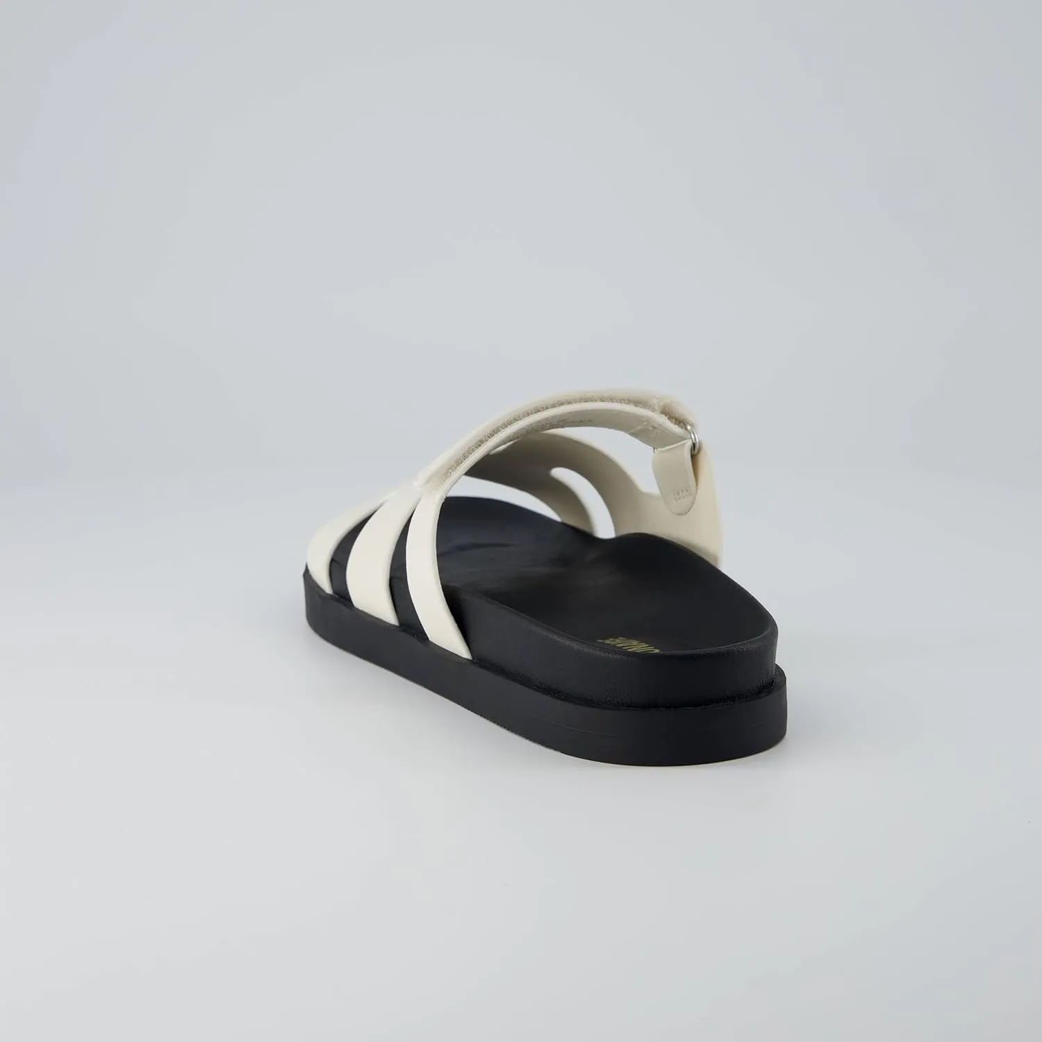 CUSHIONAIRE Women's Estate Footbed Sandal With  Comfort