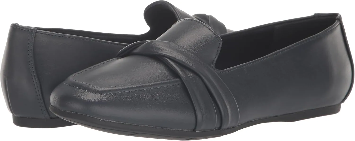 Easy Street Women's Betty Sneaker