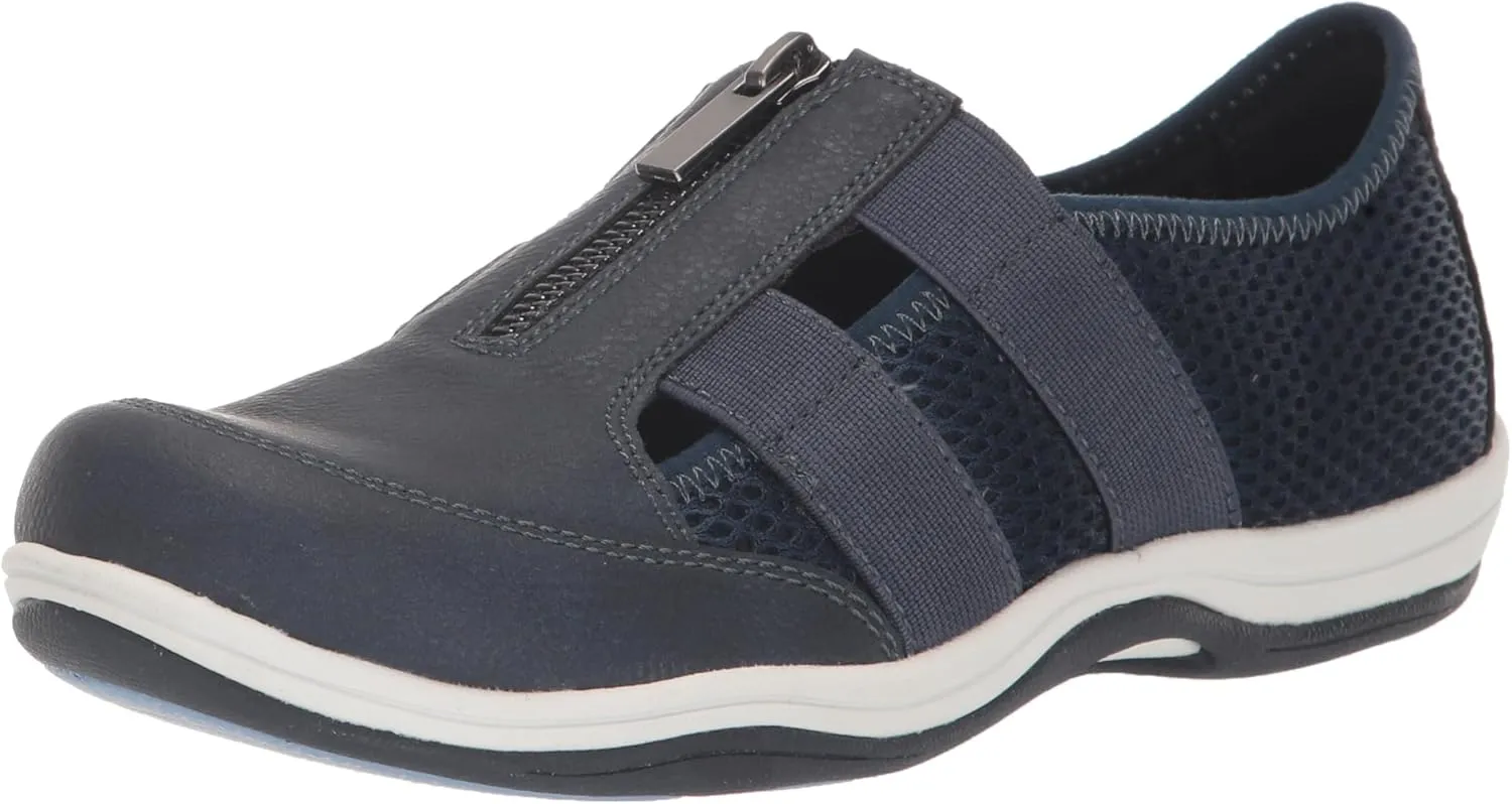 Easy Street Women's Yareli Sneaker