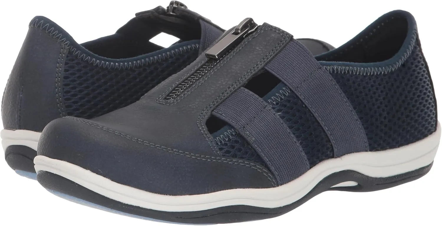 Easy Street Women's Yareli Sneaker