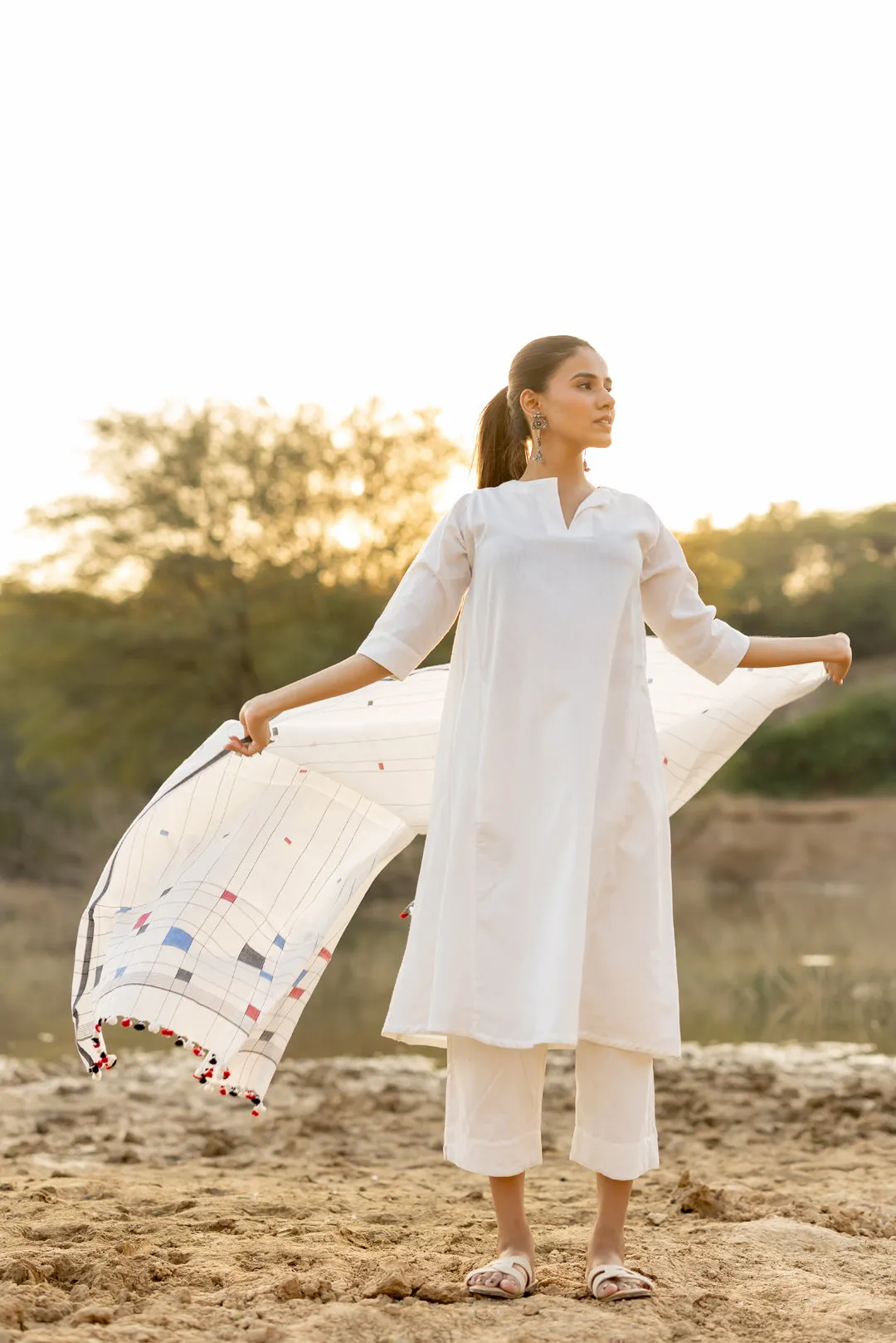 Ivory Grace Kurta Set with Jaamdani Dupatta