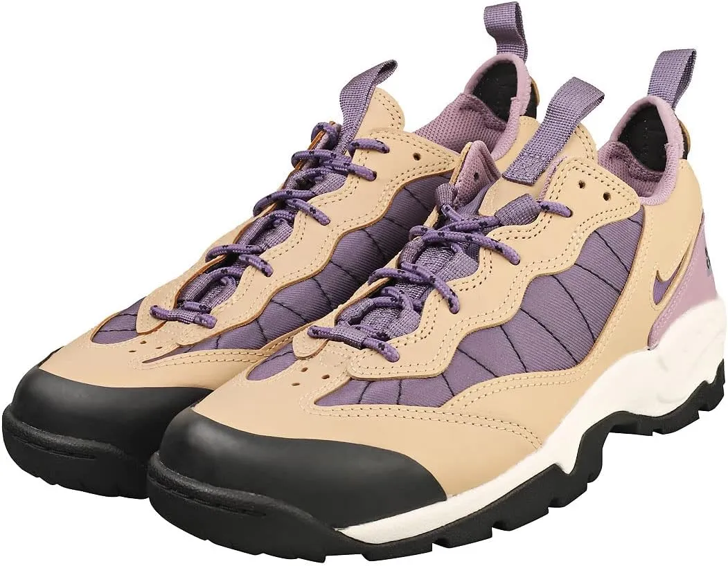 Nike Men's ACG Air Mada Sneaker