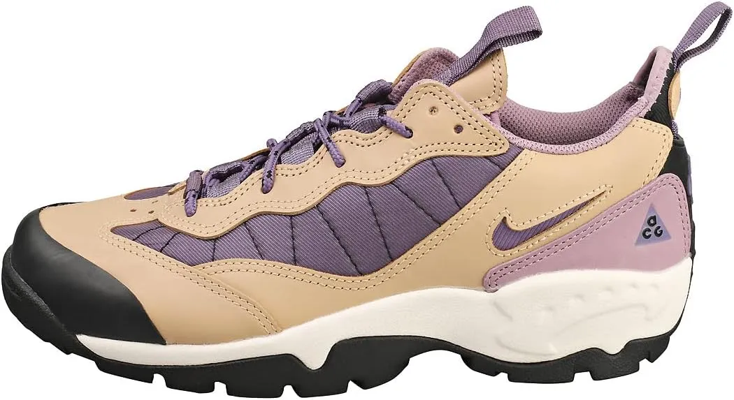 Nike Men's ACG Air Mada Sneaker