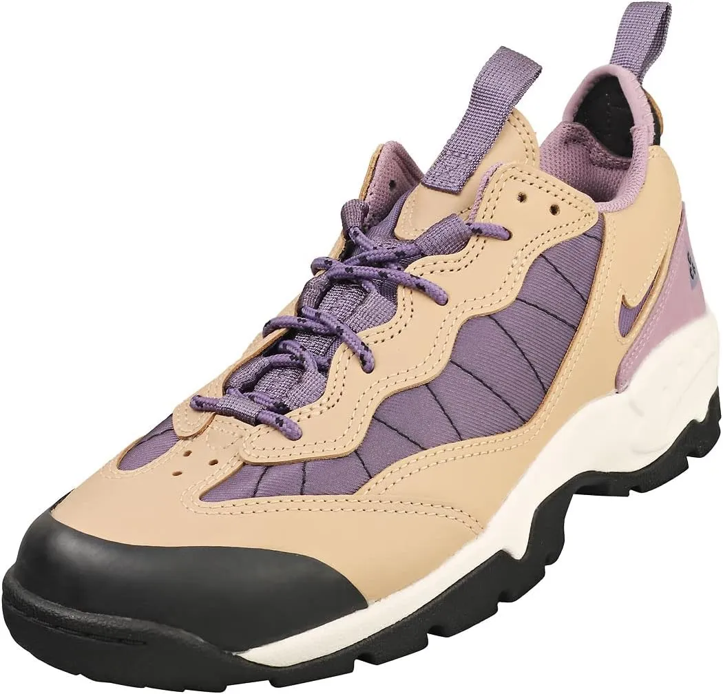 Nike Men's ACG Air Mada Sneaker