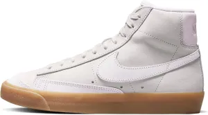 Nike Women's Sneaker, Medium