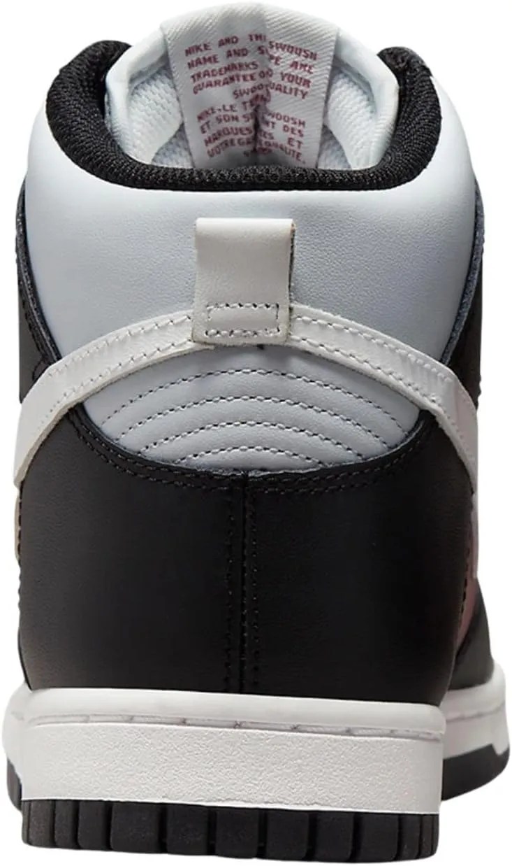 Nike Women's WMNS Dunk High Sneaker, Black, 8.5
