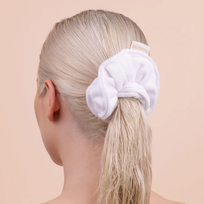 Quick Dry Me, Scrunchie