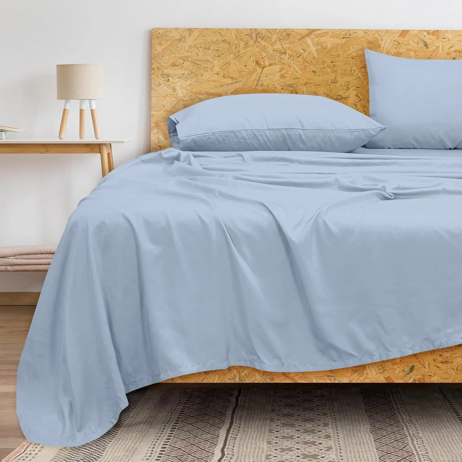 Royale Linens 300 Thread Count 100% Long Staple Combed Cotton Flat Sheet - Super Soft - Top Sheets - Queen Flat Sheet Sold Separately - Breathable, Cool & Crisp Percale Sheets Only (Queen, Lake Blue)