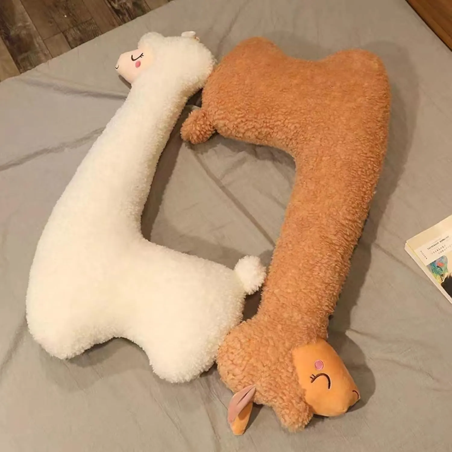 Ryttir Ultra Soft Stuffed Llama Stuffed Animal Plush Pillow- 29.5" Long Fluffy Alpaca Hugging Toy,Hypoallergenic Llama Toys for Kids & Adults