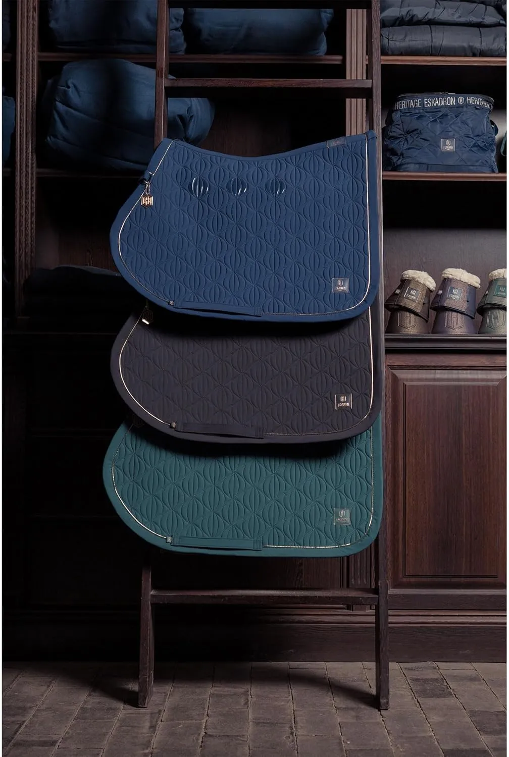 Saddle Cloth Softshell Emblem - Heritage 2024