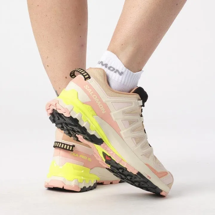 Salomon Women's Xa Pro 3D V9 Gore-tex Sneaker