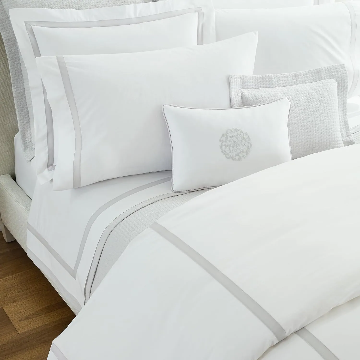 Sferra Estate Collection - 100% Long-Staple 200 Thread Count Cotton Percale with Sateen Appliqué - Cooling, Soft, and Breathable Bed Linens, 4pc King Sheet Set, White/Ivory
