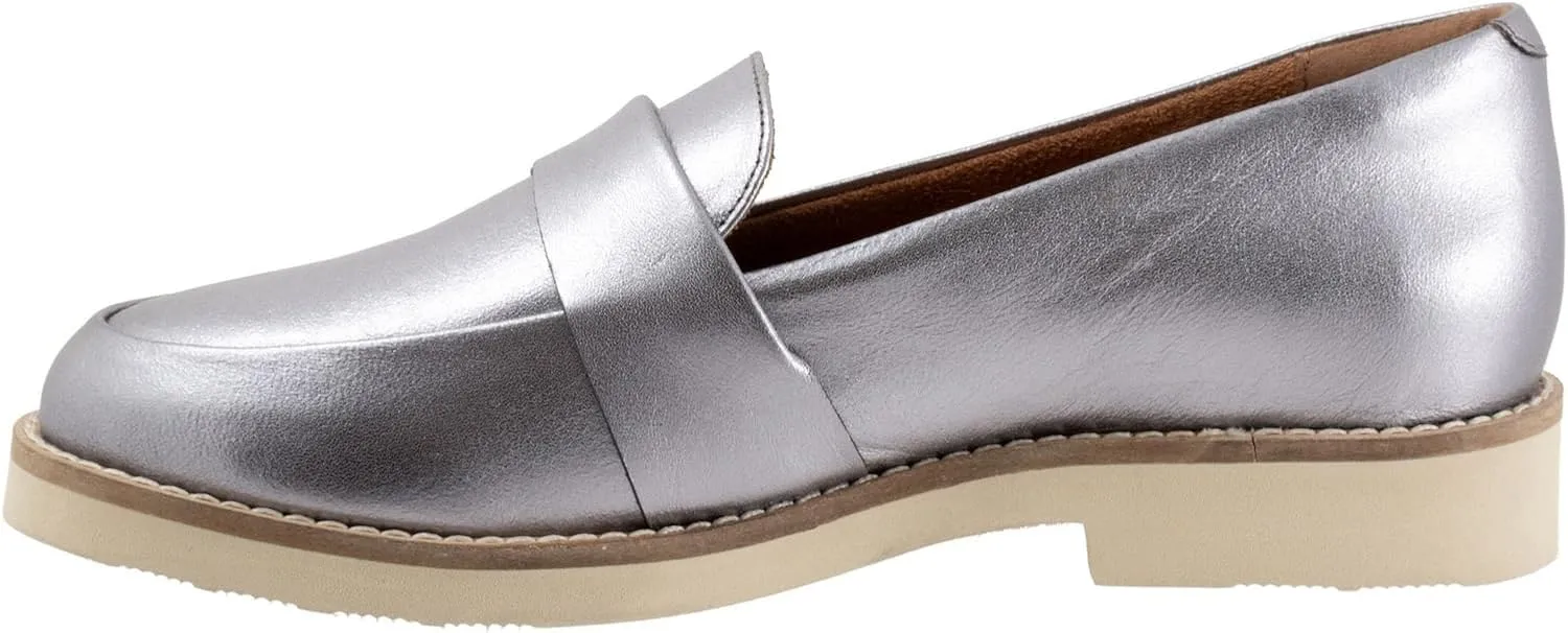 SoftWalk Women's Walsh Loafer