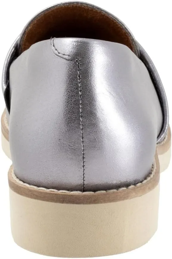 SoftWalk Women's Walsh Loafer
