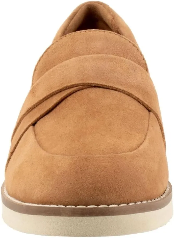 SoftWalk Women's Walsh Loafer