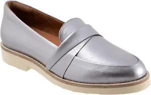 SoftWalk Women's Walsh Loafer