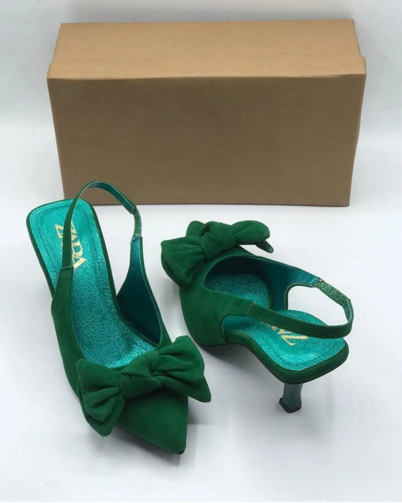 Sueded Bow Heel