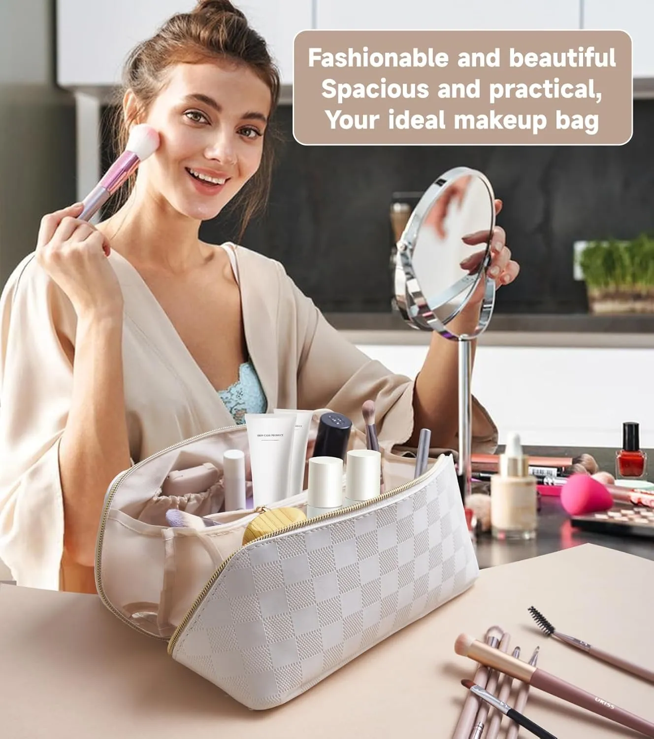 The new parallel makeup bag is very convenient for women to use, using good fabrics. each travel makeup bag can be easily stored. I chose the lay flat makeup bag. (white)