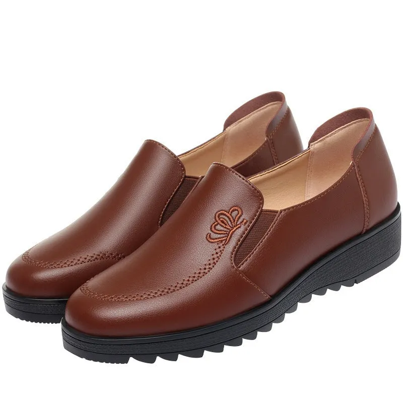 Women Soft Embroidered Leather Flat Shoes