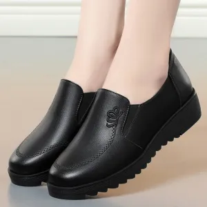 Women Soft Embroidered Leather Flat Shoes
